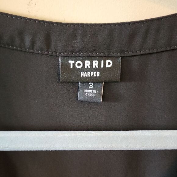 Torrid Harper Black Cuffed Sleeve Blouse with Mandarin Collar Size 3 - Picture 2 of 6